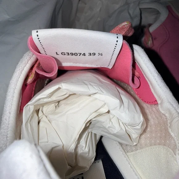 Chanel Women's Pink and Green Sneakers NWT - Picture 5 of 10